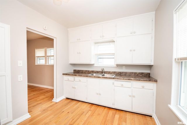 911 E MONETA Avenue, Peoria Heights, IL 61616