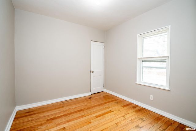 911 E MONETA Avenue, Peoria Heights, IL 61616