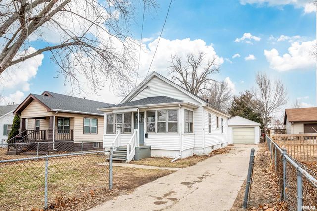 911 E MONETA Avenue, Peoria Heights, IL 61616