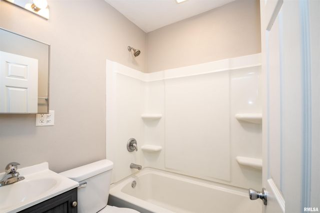 911 E MONETA Avenue, Peoria Heights, IL 61616