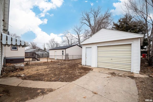 911 E MONETA Avenue, Peoria Heights, IL 61616