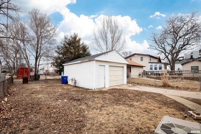 911 E MONETA Avenue, Peoria Heights, IL 61616