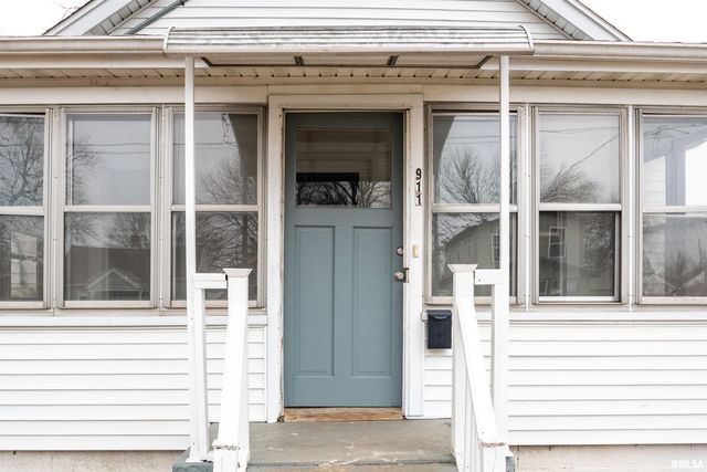 911 E MONETA Avenue, Peoria Heights, IL 61616