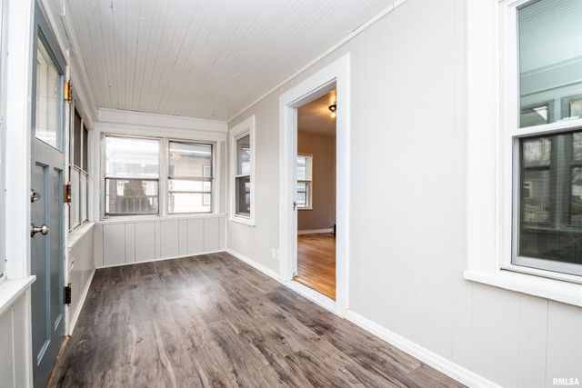 911 E MONETA Avenue, Peoria Heights, IL 61616