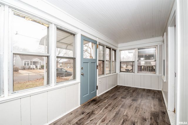 911 E MONETA Avenue, Peoria Heights, IL 61616