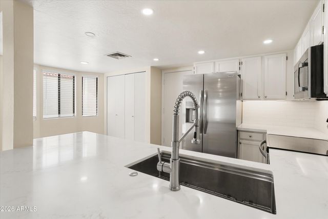 15020 N 40TH Street N 18, Phoenix, AZ 85032