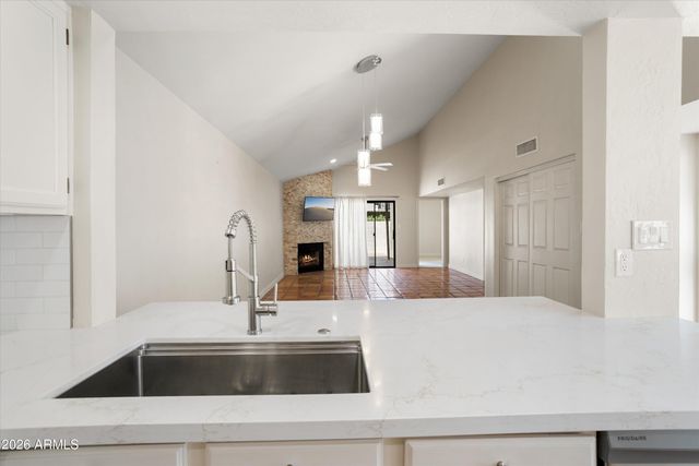 15020 N 40TH Street N 18, Phoenix, AZ 85032