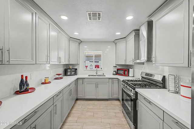 3639 W LAWRENCE Lane, Phoenix, AZ 85051