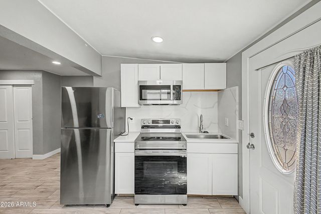3639 W LAWRENCE Lane, Phoenix, AZ 85051