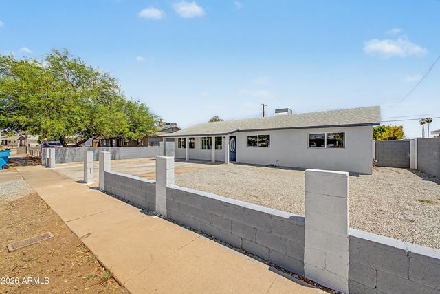 3639 W LAWRENCE Lane, Phoenix, AZ 85051
