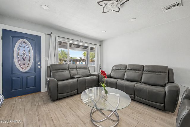 3639 W LAWRENCE Lane, Phoenix, AZ 85051