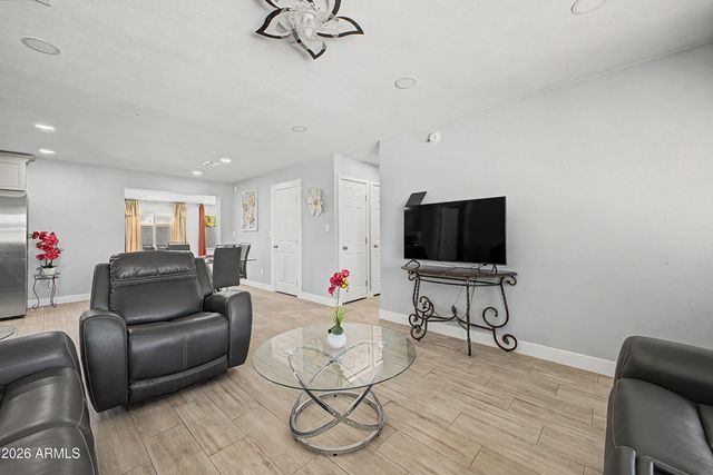 3639 W LAWRENCE Lane, Phoenix, AZ 85051