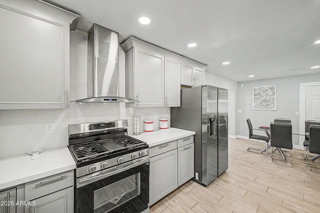 3639 W LAWRENCE Lane, Phoenix, AZ 85051