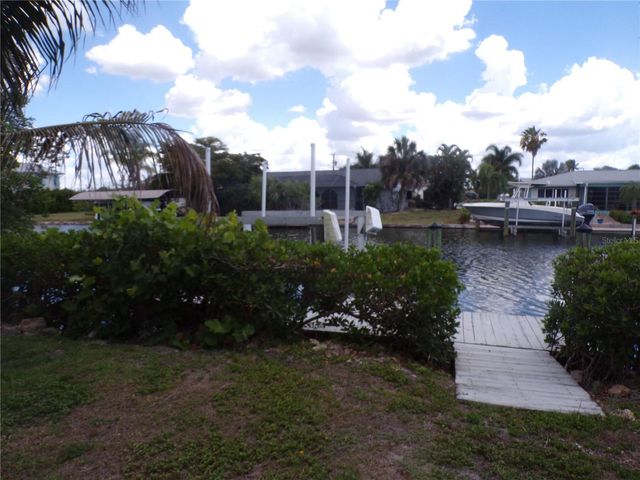 24279 YACHT CLUB BOULEVARD, Punta Gorda, FL 33955
