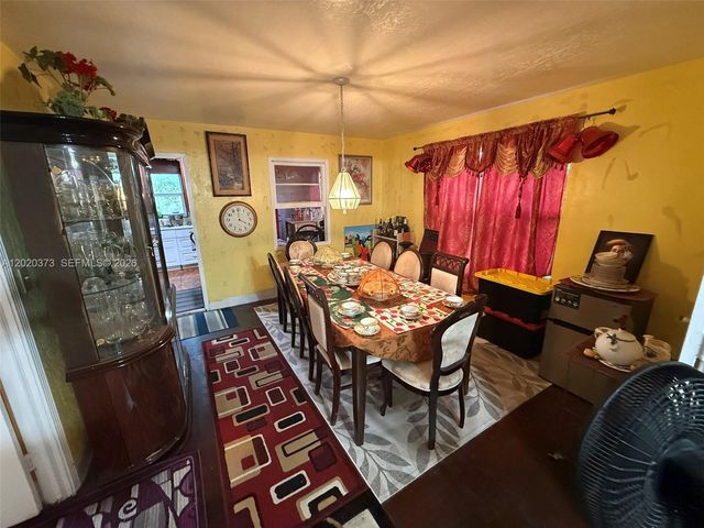 688 SW 7th Ter, Dania Beach, FL 33004