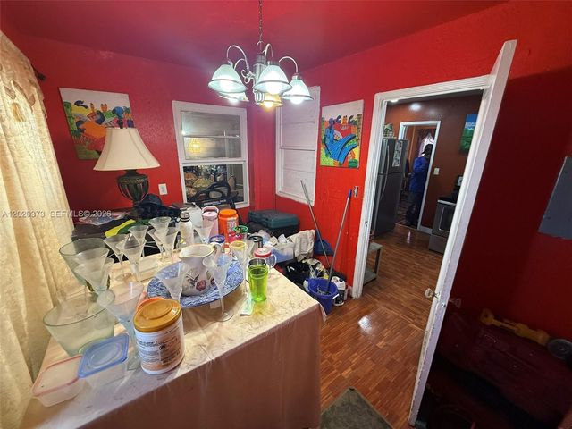 688 SW 7th Ter, Dania Beach, FL 33004