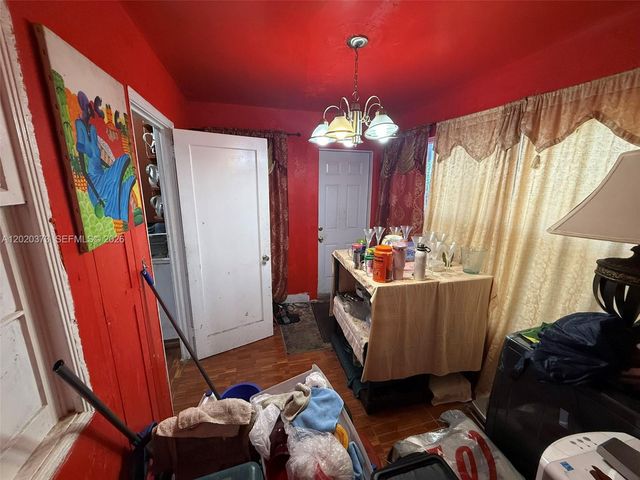 688 SW 7th Ter, Dania Beach, FL 33004