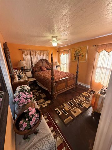 688 SW 7th Ter, Dania Beach, FL 33004