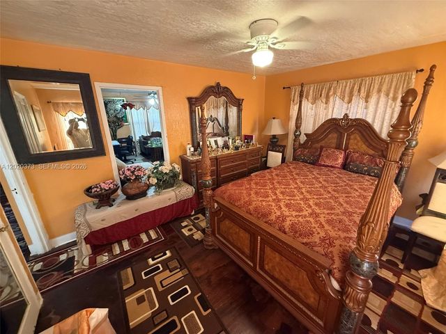 688 SW 7th Ter, Dania Beach, FL 33004