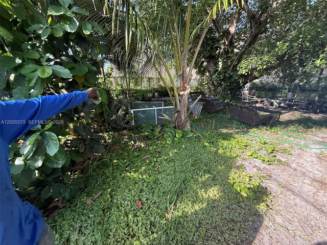 688 SW 7th Ter, Dania Beach, FL 33004