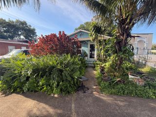 688 SW 7th Ter, Dania Beach, FL 33004