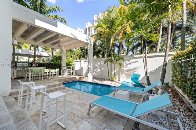19005 Atlantic Blvd, Sunny Isles Beach, FL 33160