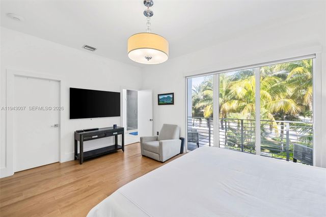 19005 Atlantic Blvd, Sunny Isles Beach, FL 33160
