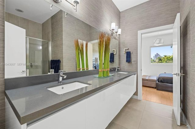 19005 Atlantic Blvd, Sunny Isles Beach, FL 33160