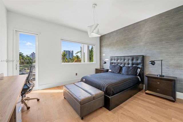 19005 Atlantic Blvd, Sunny Isles Beach, FL 33160