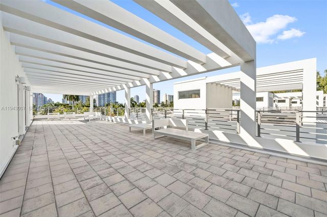 19005 Atlantic Blvd, Sunny Isles Beach, FL 33160
