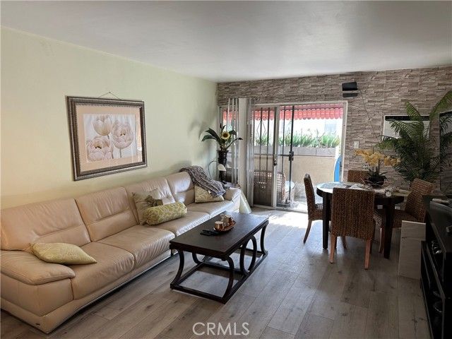 440 Chestnut Avenue 2D, Long Beach, CO 80802