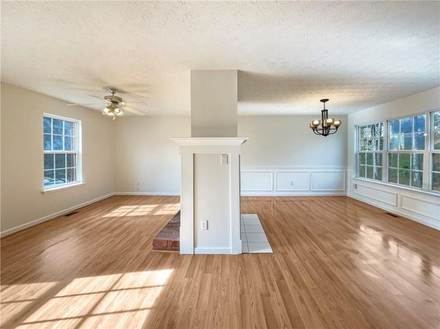 728 Guide Post Lane, Stone Mountain, GA 30088