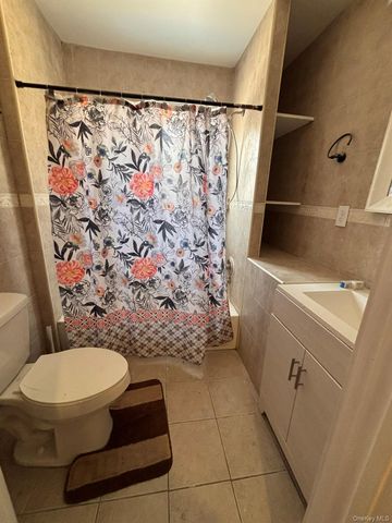 94 Lockman Avenue, Staten Island, NY 10303