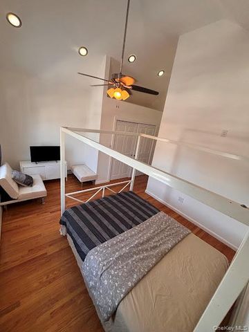 94 Lockman Avenue, Staten Island, NY 10303