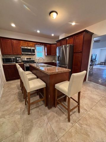 94 Lockman Avenue, Staten Island, NY 10303