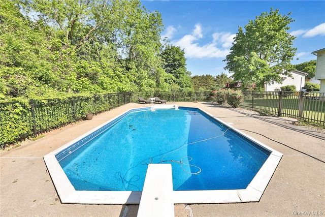 15 Pine Drive, Stony Point, NY 10980