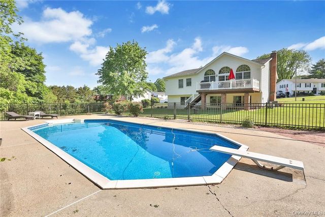 15 Pine Drive, Stony Point, NY 10980