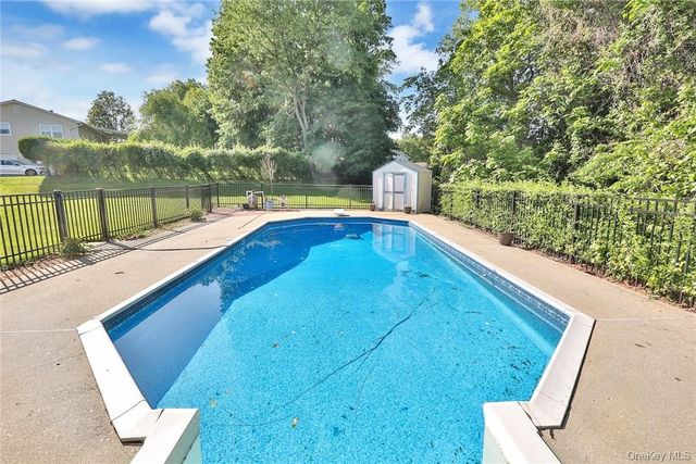 15 Pine Drive, Stony Point, NY 10980