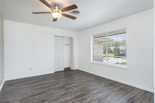 1129 Bradshaw Dr, Corpus Christi, TX 78412