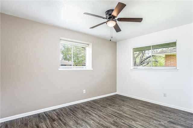 1129 Bradshaw Dr, Corpus Christi, TX 78412