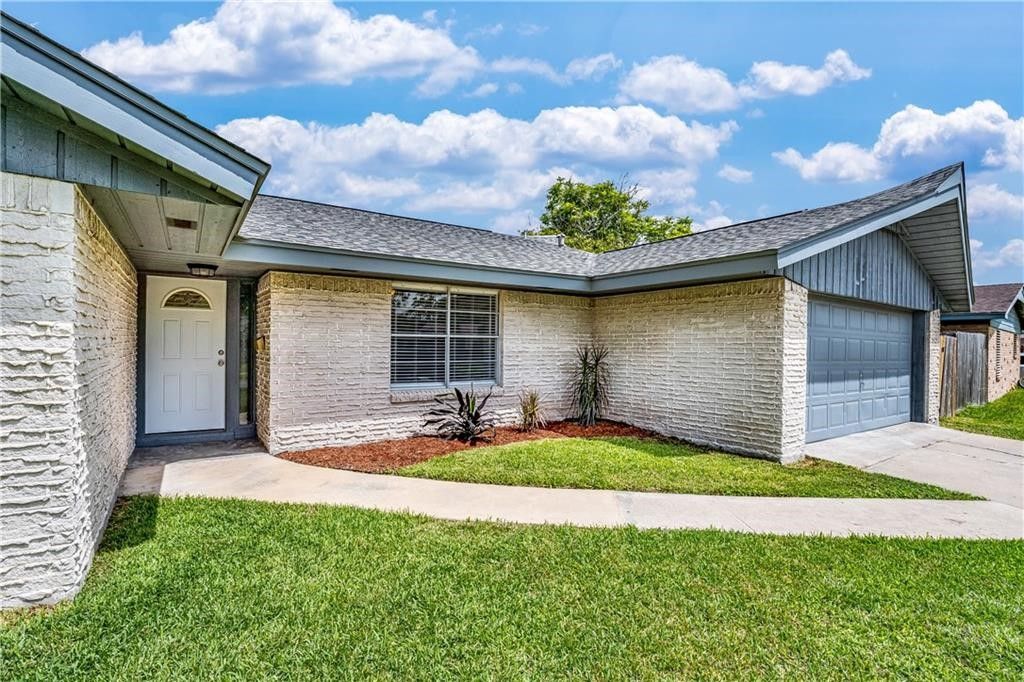 1129 Bradshaw Dr, Corpus Christi, TX 78412