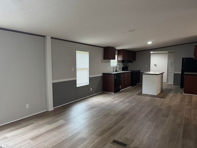 206 Eva Plaza, Easley, SC 29640