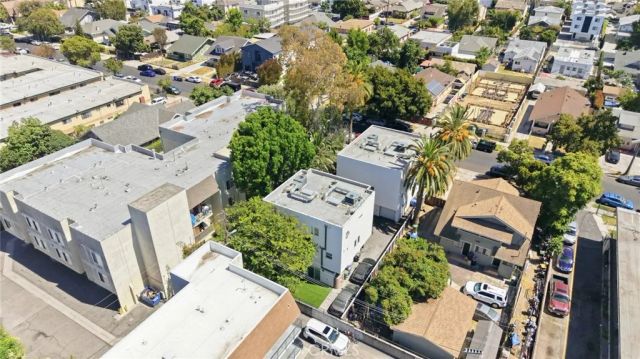 1233 W 39th, Los Angeles, CA 90037