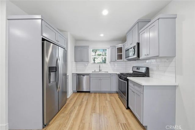 1233 W 39th, Los Angeles, CA 90037