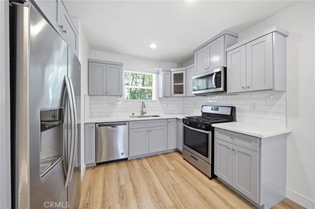 1233 W 39th, Los Angeles, CA 90037