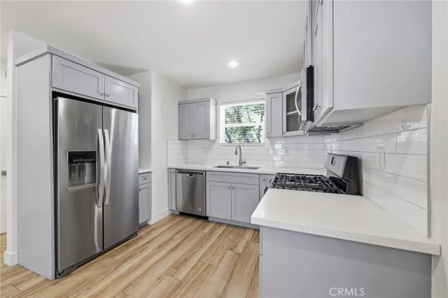 1233 W 39th, Los Angeles, CA 90037