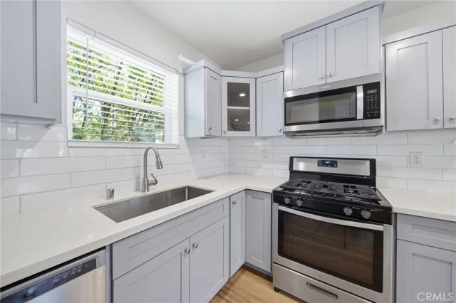 1233 W 39th, Los Angeles, CA 90037