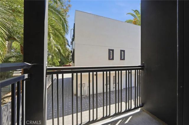 1233 W 39th, Los Angeles, CA 90037