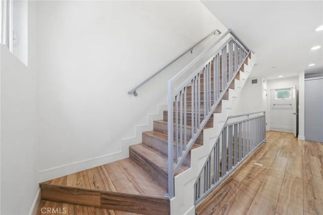 1233 W 39th, Los Angeles, CA 90037