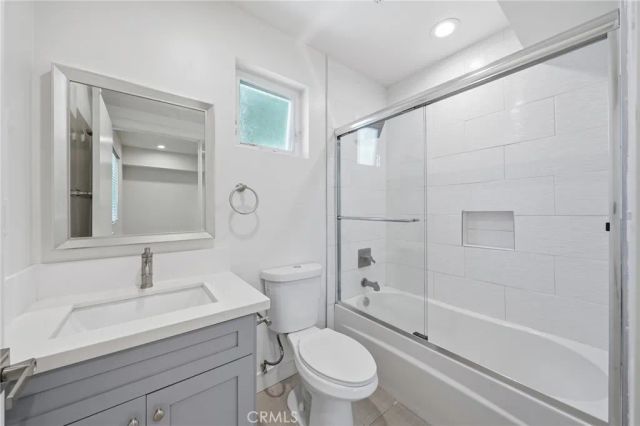 1233 W 39th, Los Angeles, CA 90037